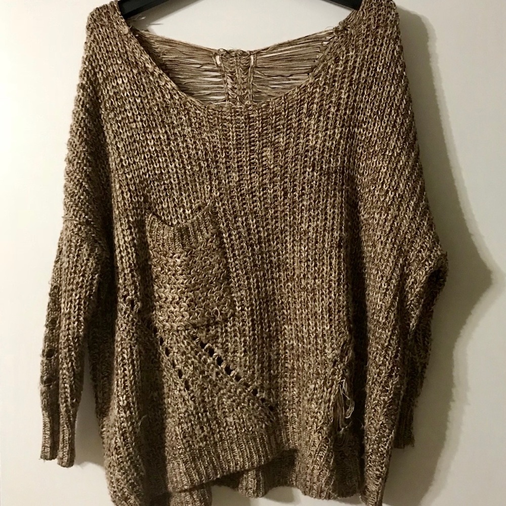 OVERSIZED SWEATER FITS ALL (falls off shoulder(s))